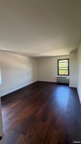 2348 Linwood Avenue 6O, Fort Lee, NJ 07024