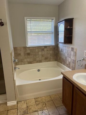 2904 Lakefield Drive, Wylie, TX 75098
