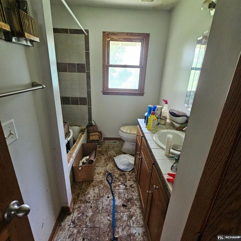 8535 Ames Avenue, Omaha, NE 68134
