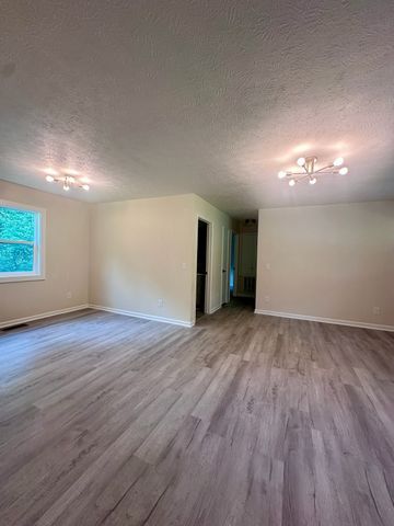 138 Buena Vista Dr, Livingston, TN 38570