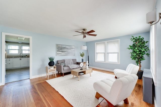41 Park St, Agawam, MA 01030