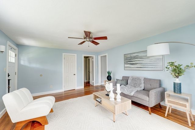 41 Park St, Agawam, MA 01030