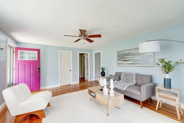 41 Park St, Agawam, MA 01030