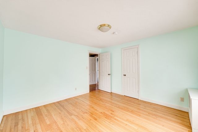 41 Park St, Agawam, MA 01030