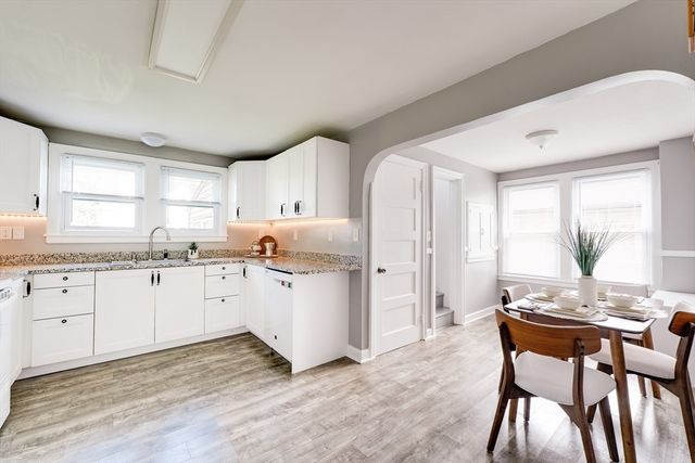 41 Park St, Agawam, MA 01030