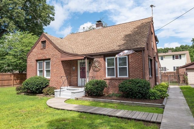 41 Park St, Agawam, MA 01030