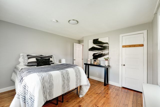 41 Park St, Agawam, MA 01030