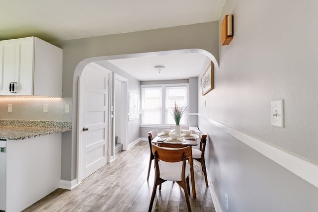 41 Park St, Agawam, MA 01030