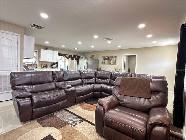 505 W 130TH AVENUE, Tampa, FL 33612