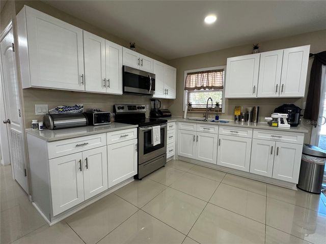 505 W 130TH AVENUE, Tampa, FL 33612