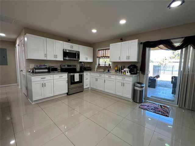 505 W 130TH AVENUE, Tampa, FL 33612