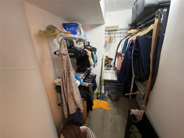 8661 NW 4th Terrace 903, Miami, FL 33126
