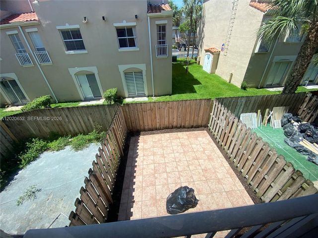 8661 NW 4th Terrace 903, Miami, FL 33126