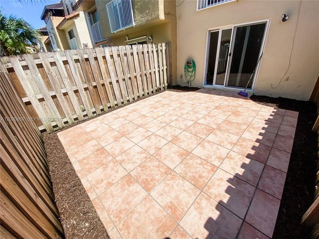 8661 NW 4th Terrace 903, Miami, FL 33126