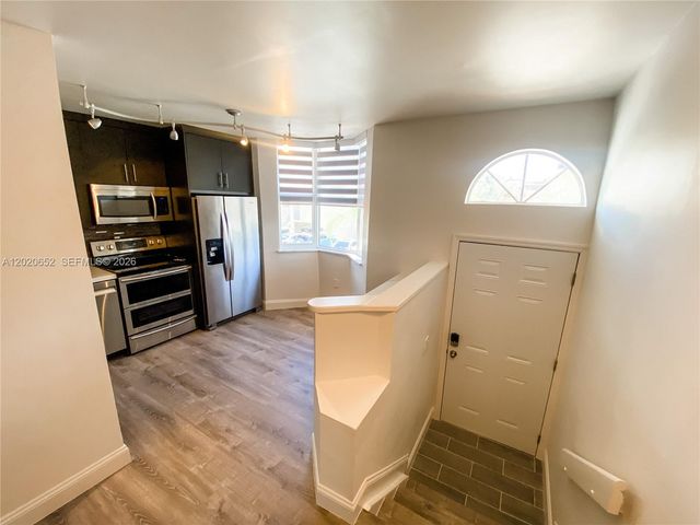 8661 NW 4th Terrace 903, Miami, FL 33126