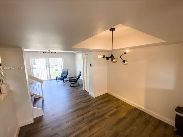 8661 NW 4th Terrace 903, Miami, FL 33126