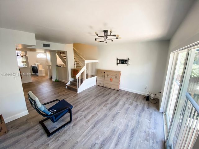 8661 NW 4th Terrace 903, Miami, FL 33126
