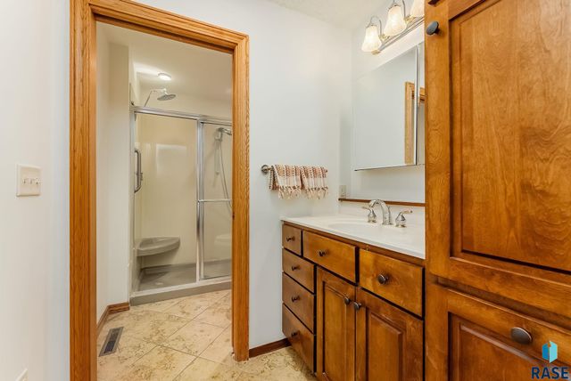 7301 E Palomino Rd Road, Sioux Falls, SD 57110