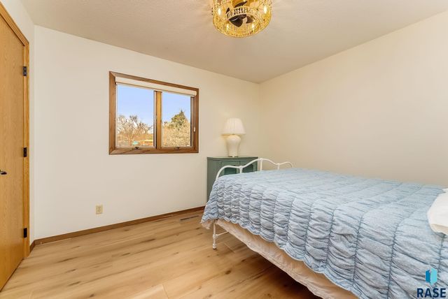 7301 E Palomino Rd Road, Sioux Falls, SD 57110