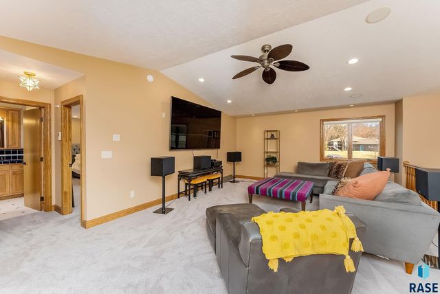 7301 E Palomino Rd Road, Sioux Falls, SD 57110