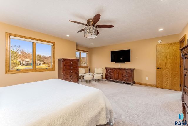 7301 E Palomino Rd Road, Sioux Falls, SD 57110