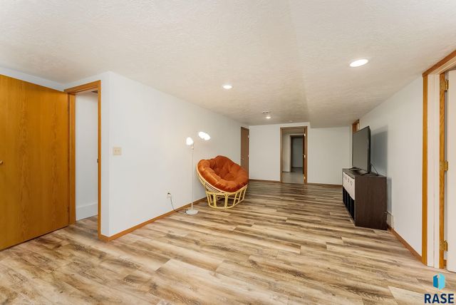 7301 E Palomino Rd Road, Sioux Falls, SD 57110