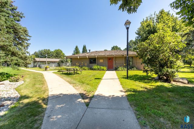 7301 E Palomino Rd Road, Sioux Falls, SD 57110