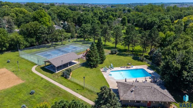 7301 E Palomino Rd Road, Sioux Falls, SD 57110