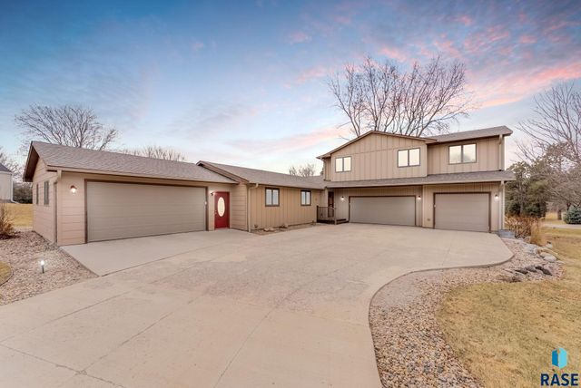 7301 E Palomino Rd Road, Sioux Falls, SD 57110