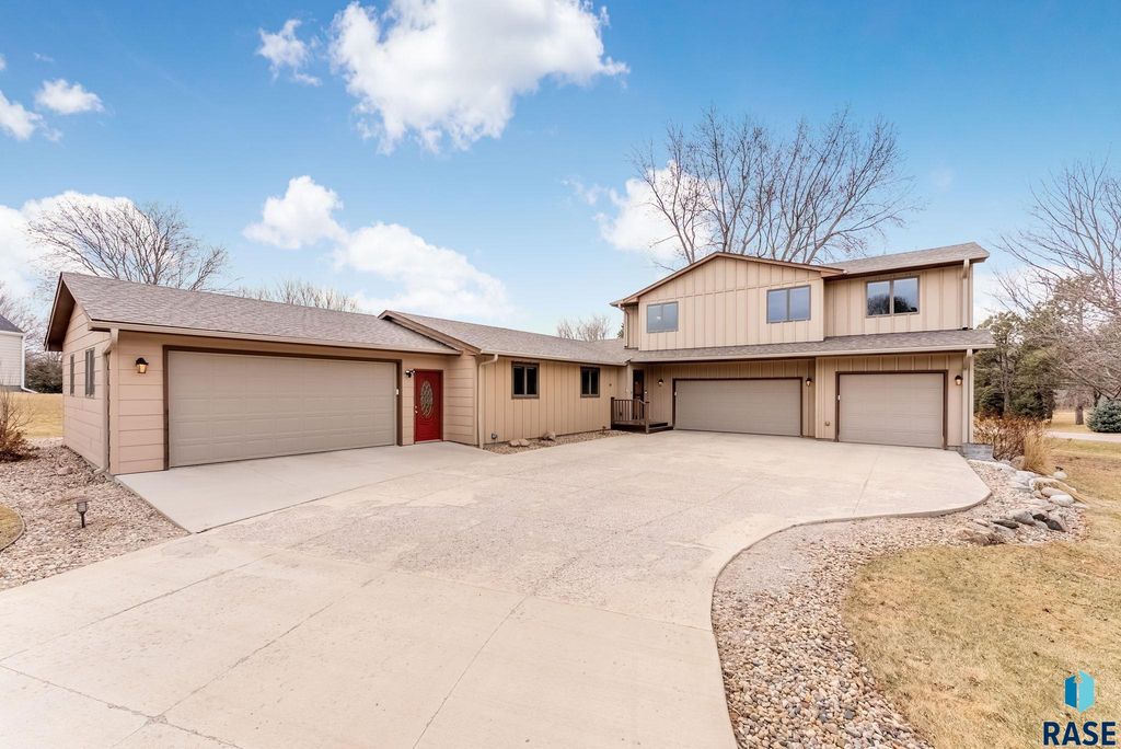 7301 E Palomino Rd Road, Sioux Falls, SD 57110
