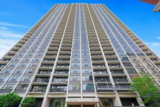 1560 N Sandburg Terrace 710, Chicago, IL 60610