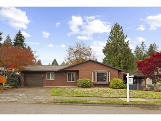 17675 WOLF Dr, Sandy, OR 97055