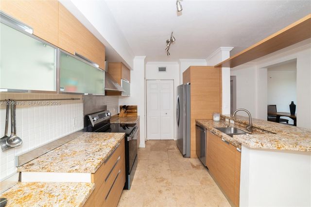 17100 N Bay Road 1501, Sunny Isles Beach, FL 33160