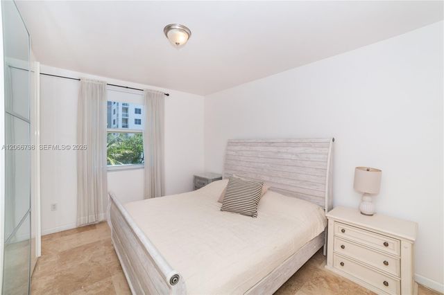 17100 N Bay Road 1501, Sunny Isles Beach, FL 33160