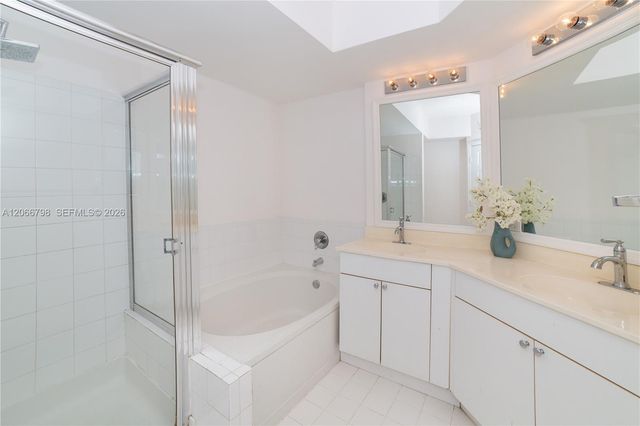 17100 N Bay Road 1501, Sunny Isles Beach, FL 33160