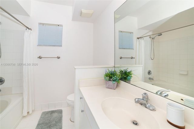 17100 N Bay Road 1501, Sunny Isles Beach, FL 33160
