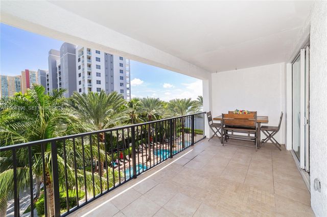 17100 N Bay Road 1501, Sunny Isles Beach, FL 33160