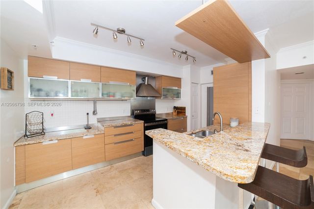 17100 N Bay Road 1501, Sunny Isles Beach, FL 33160