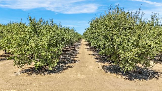 26457 W Oakland Avenue, Coalinga, CA 93210