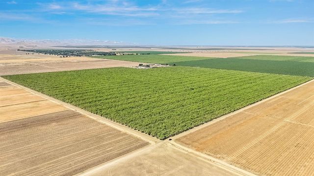 26457 W Oakland Avenue, Coalinga, CA 93210