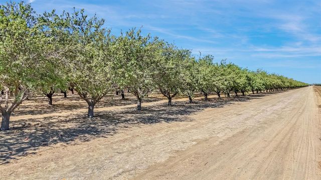 26457 W Oakland Avenue, Coalinga, CA 93210