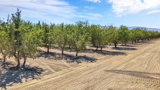 26457 W Oakland Avenue, Coalinga, CA 93210