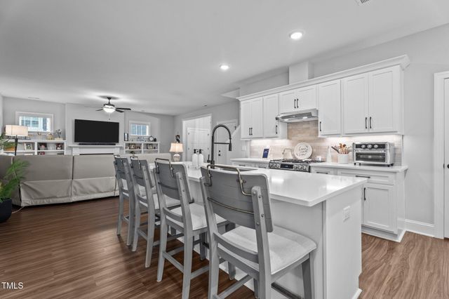 33 Davidson Street, Clayton, NC 27527