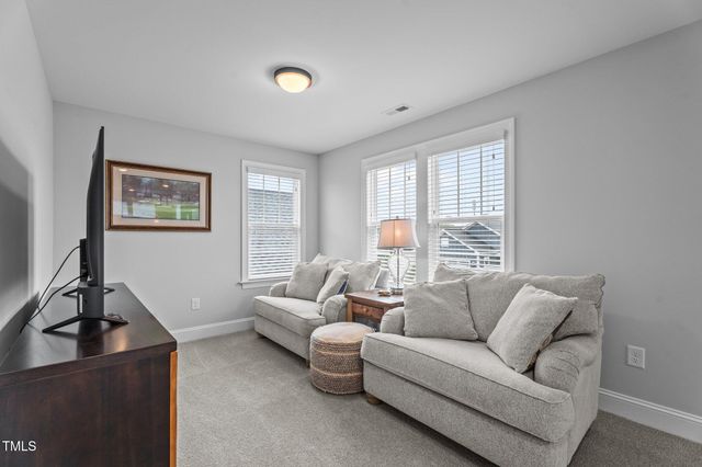 33 Davidson Street, Clayton, NC 27527