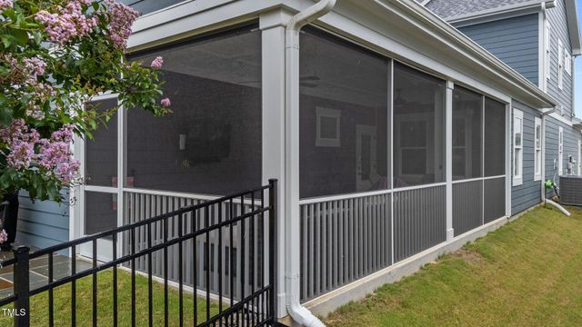 33 Davidson Street, Clayton, NC 27527