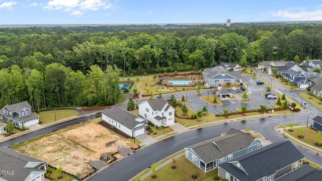 33 Davidson Street, Clayton, NC 27527