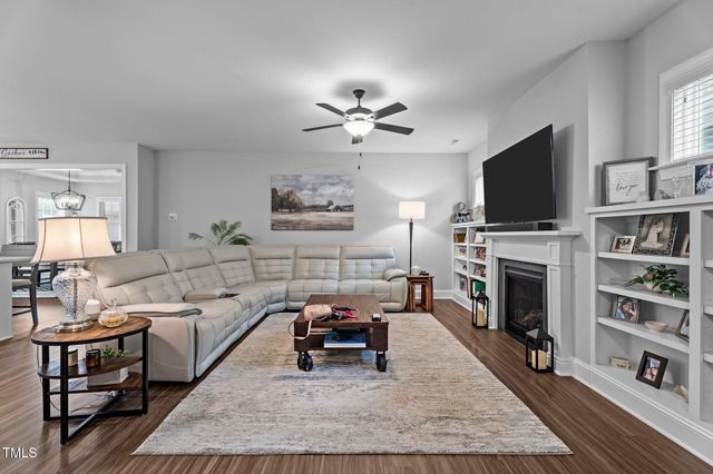 33 Davidson Street, Clayton, NC 27527