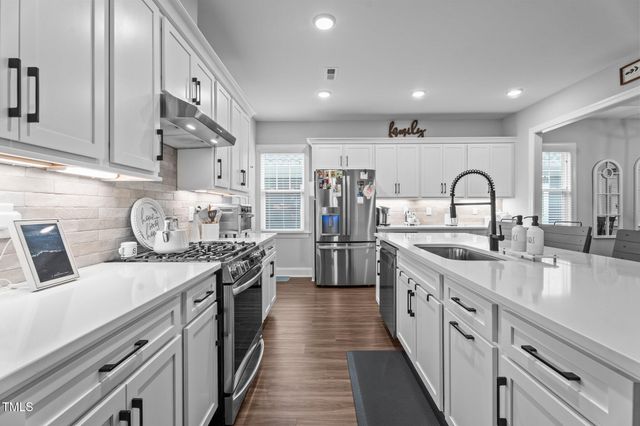 33 Davidson Street, Clayton, NC 27527