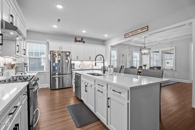 33 Davidson Street, Clayton, NC 27527