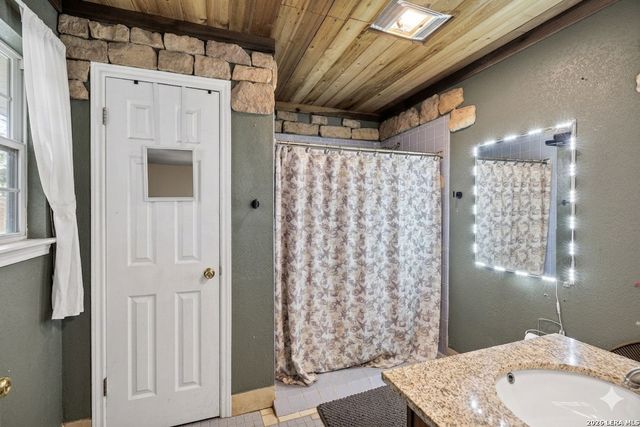 1518 W Travis, San Antonio, TX 78207